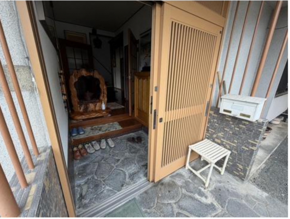 福山市芦田町大字上有地、中古一戸建ての玄関画像です