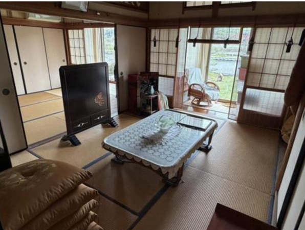 福山市芦田町大字上有地、中古一戸建ての居間画像です