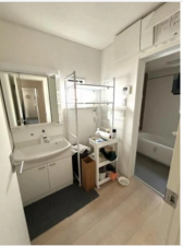 福山市、中古一戸建ての洗面画像です