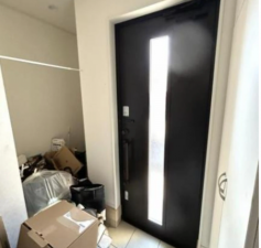 福山市、中古一戸建ての玄関画像です