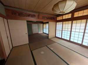 福山市、中古一戸建ての居間画像です