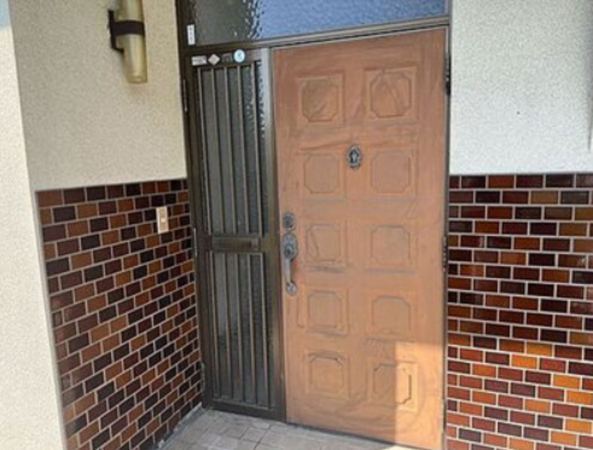 府中市中須町、中古一戸建てのエントランス画像です