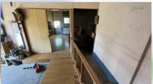 福山市、中古一戸建ての玄関画像です