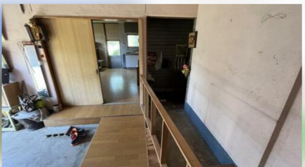 福山市、中古一戸建ての玄関画像です
