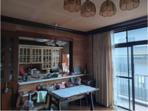 福山市幕山台、収益物件/店舗付住宅の居間画像です