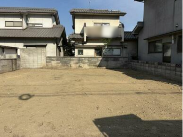 福山市川口町、土地の前面道路を含む現地写真画像です