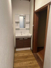 福山市、中古一戸建ての洗面画像です