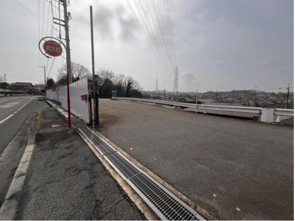 福山市引野町東、土地の前面道路を含む現地写真画像です