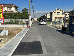 福山市引野町、土地の前面道路を含む現地写真画像です