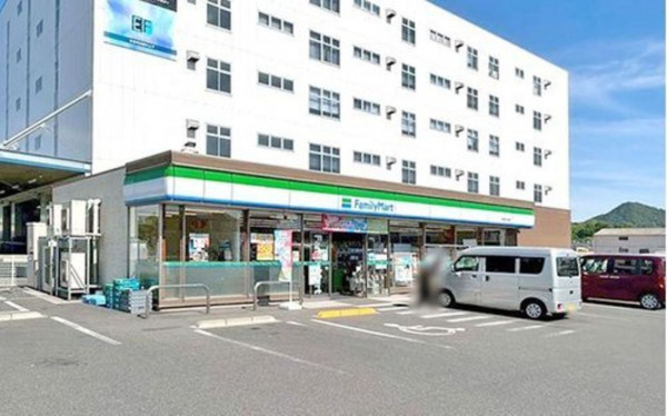福山市神辺町川南、土地のコンビニ画像です