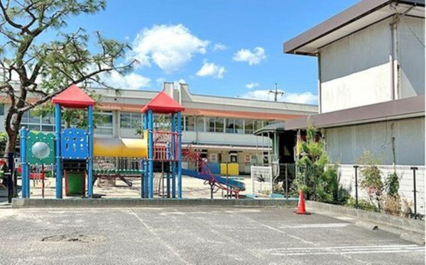 福山市神辺町川南、土地の幼稚園・保育園画像です