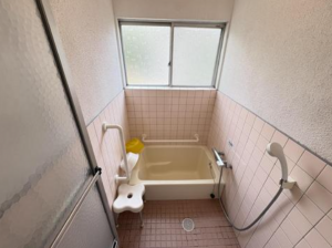 福山市蔵王町、中古一戸建ての風呂画像です