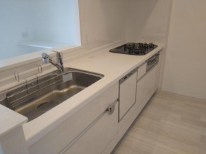 福山市多治米町、マンションのキッチン画像です