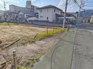 府中市元町、土地の前面道路を含む現地写真画像です