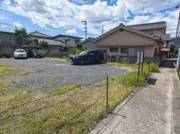 府中市元町、土地の前面道路を含む現地写真画像です