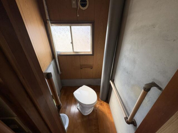 福山市新市町大字下安井、中古一戸建てのトイレ画像です
