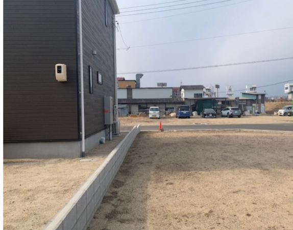 福山市水呑町、新築一戸建ての前面道路を含む現地写真画像です