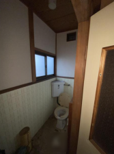 福山市新涯町、中古一戸建てのトイレ画像です