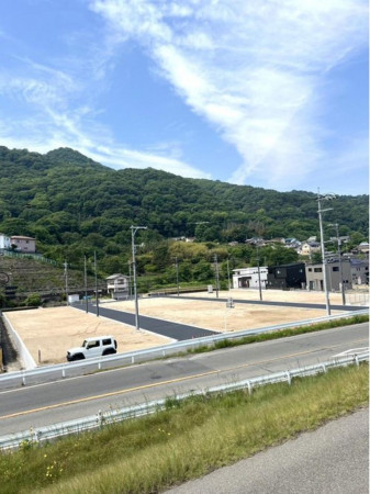 福山市水呑町、土地の前面道路を含む現地写真画像です