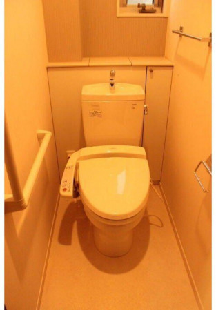 福山市南本庄、中古一戸建てのトイレ画像です