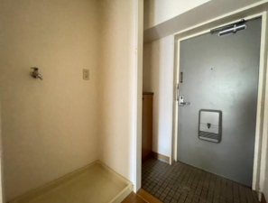 福山市御門町、マンションの玄関画像です