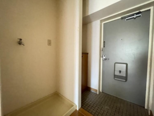 福山市御門町、マンションの玄関画像です