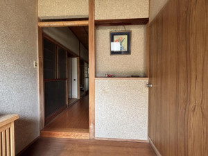 福山市、中古一戸建ての玄関画像です
