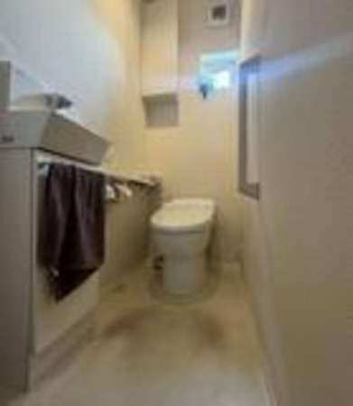 福山市伊勢丘、中古一戸建てのトイレ画像です