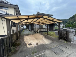 福山市坪生町、中古一戸建ての駐車場画像です