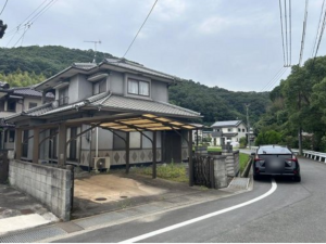 福山市坪生町、中古一戸建ての外観画像です