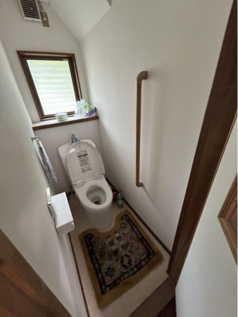 福山市坪生町、中古一戸建てのトイレ画像です