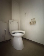 福山市西町、マンションのトイレ画像です