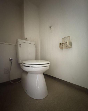 福山市西町、マンションのトイレ画像です