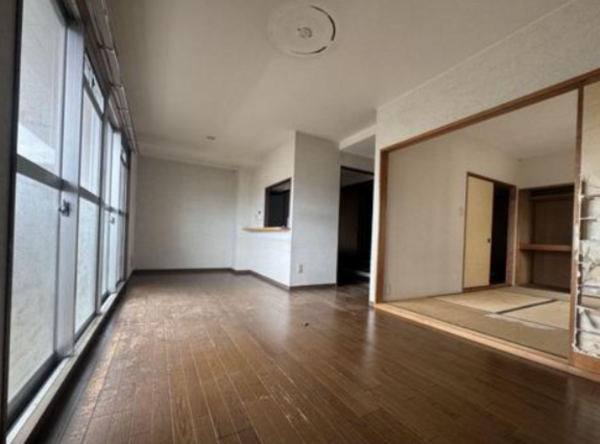 福山市西町、マンションの内装画像です