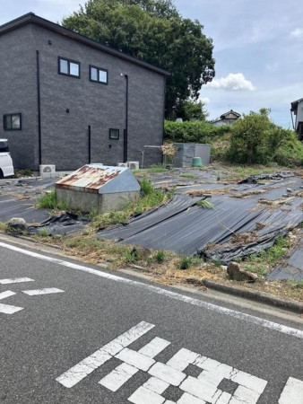 福山市山手町、土地の前面道路を含む現地写真画像です