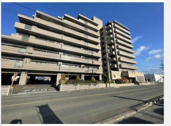 福山市春日町、マンションの外観画像です