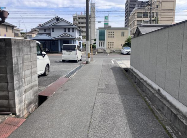 福山市本町、土地の前面道路を含む現地写真画像です