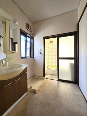 福山市西新涯町、中古一戸建ての内装画像です