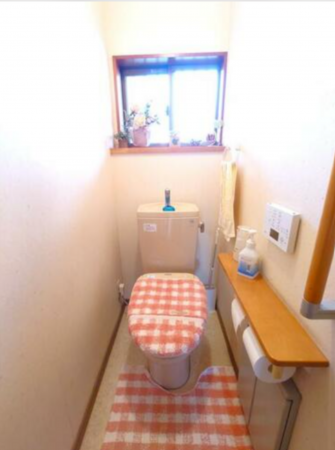 府中市鵜飼町、中古一戸建てのトイレ画像です