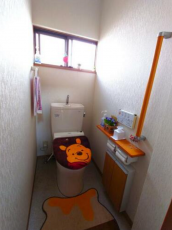 府中市鵜飼町、中古一戸建てのトイレ画像です