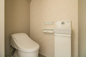 福山市千田町、新築一戸建てのトイレ画像です