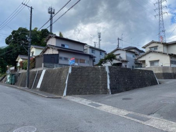 福山市坪生町、土地の前面道路を含む現地写真画像です