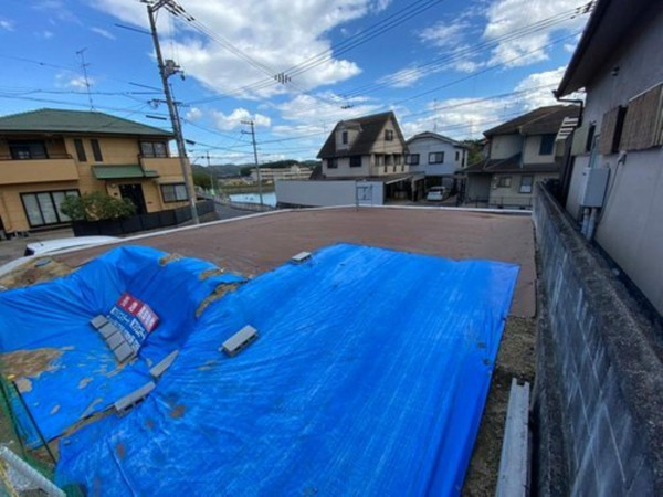 福山市坪生町、土地の前面道路を含む現地写真画像です