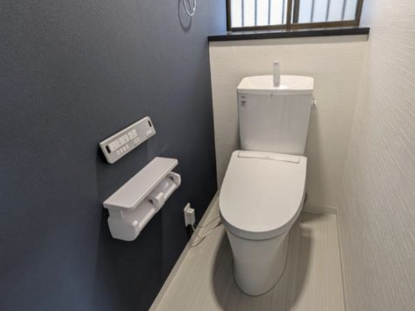 福山市坪生町、中古一戸建てのトイレ画像です