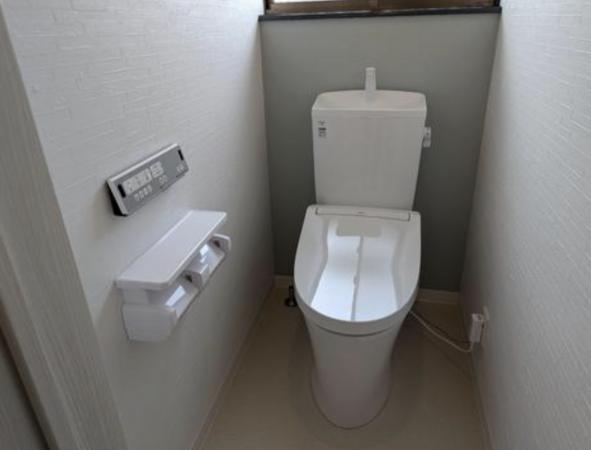 福山市坪生町、中古一戸建てのトイレ画像です