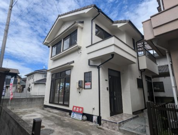 福山市坪生町、中古一戸建ての外観画像です