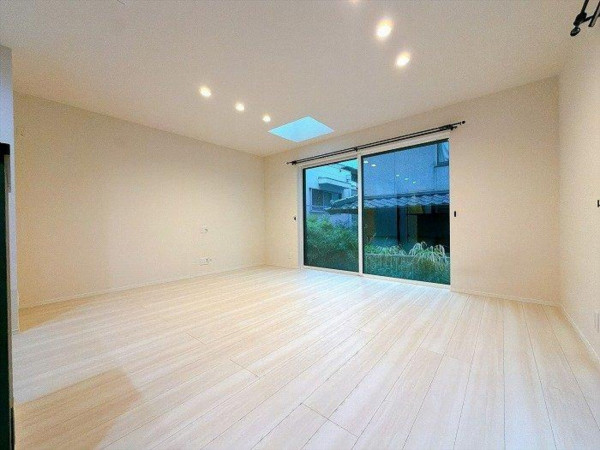 福山市北吉津町、中古一戸建ての居間画像です