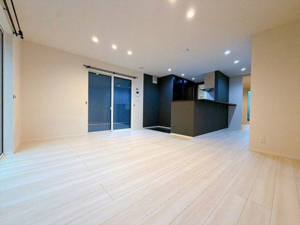 福山市北吉津町、中古一戸建ての居間画像です