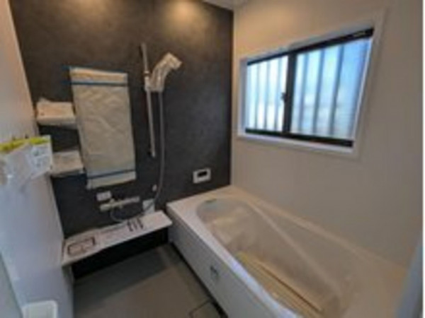 福山市東深津町、中古一戸建ての風呂画像です