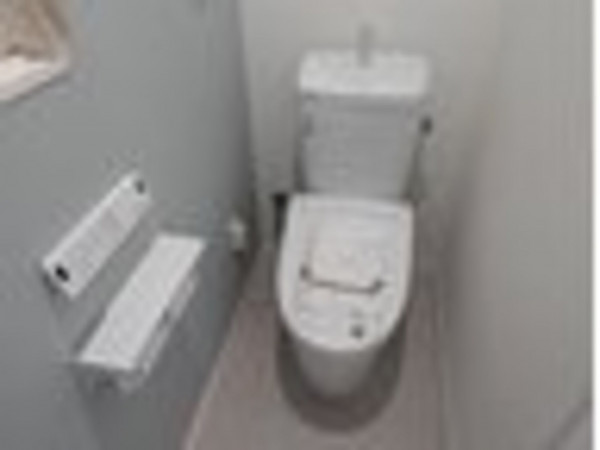 福山市東深津町、中古一戸建てのトイレ画像です